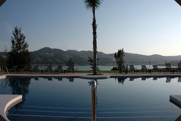 BOUTIQUE HOTEL OVERLOOKING SPANISH LAKE AND MOUNTAINS 2